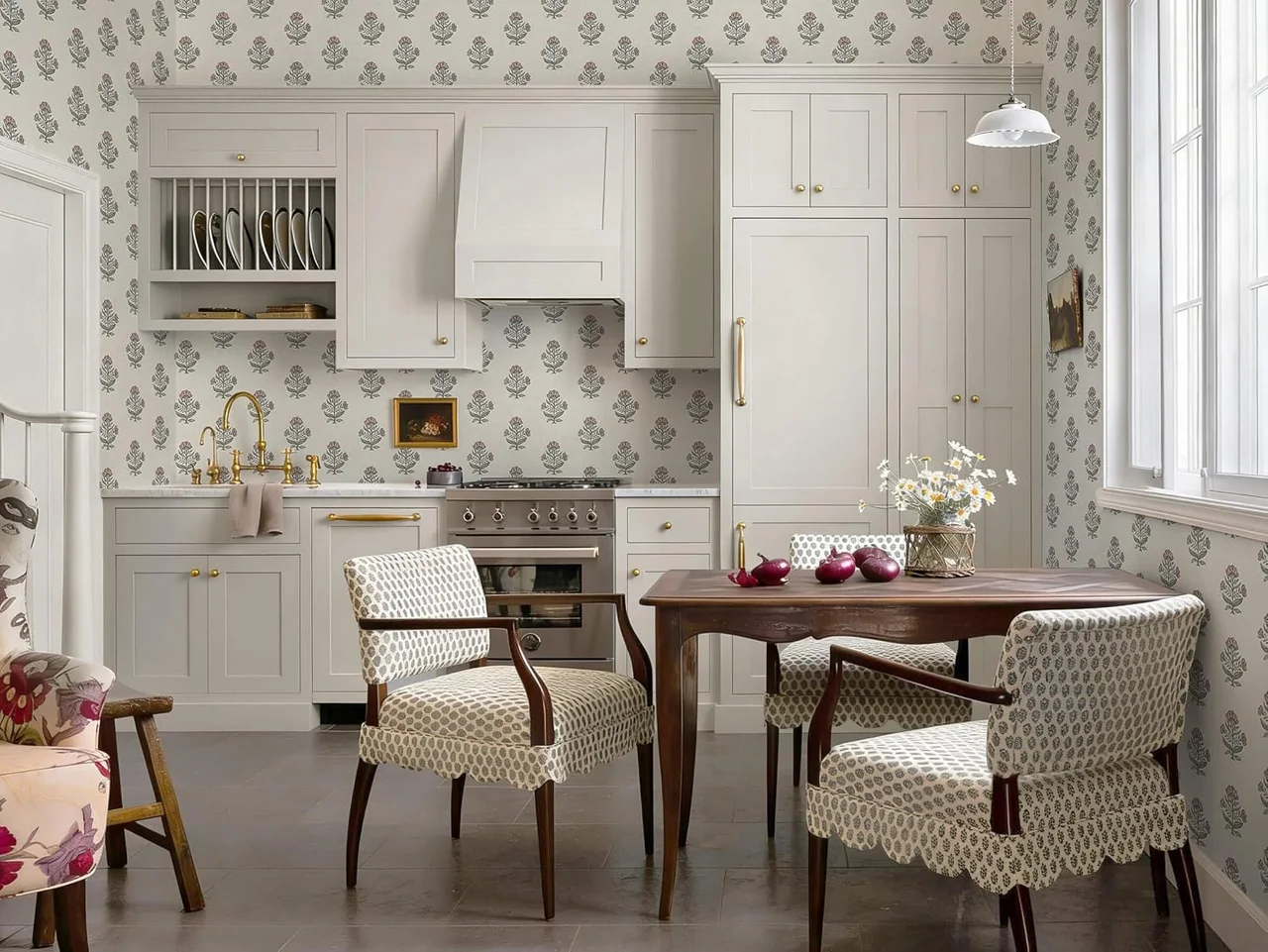 Heroad Pink Cottage Floral peel and stick wallpaper in a room