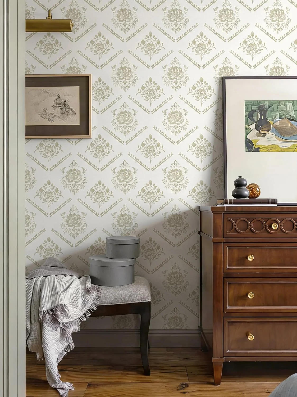 Heroad Neutral Vintage Floral peel and stick wallpaper in a room