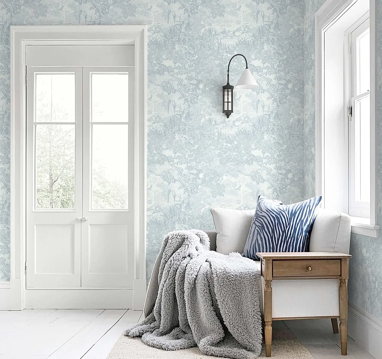 Heroad Blue and White Vintage Floral peel and stick wallpaper in a room