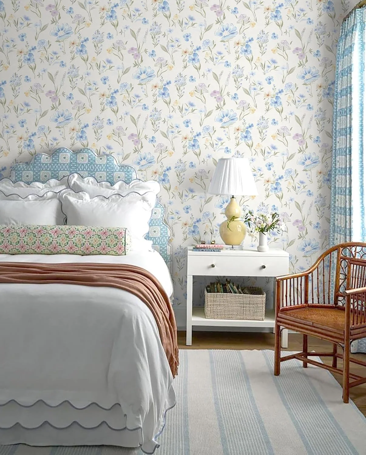 Heroad Blue Vintage Botanical peel and stick wallpaper in a room