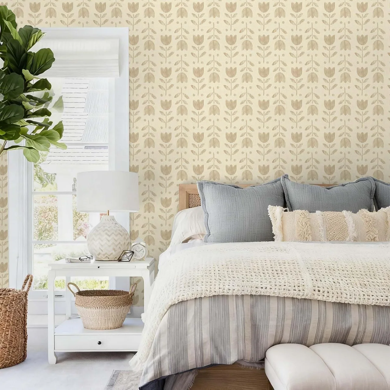 Heroad Brown Vintage Floral peel and stick wallpaper in a room