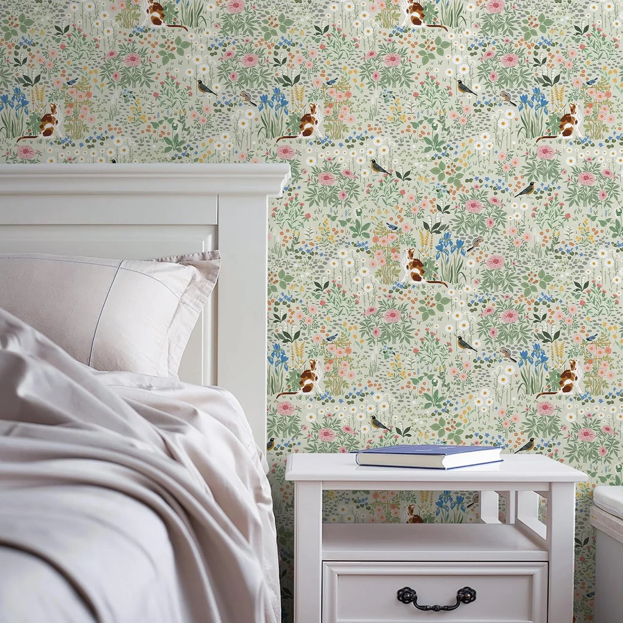 Heroad Light Green Boho Floral peel and stick wallpaper in a room