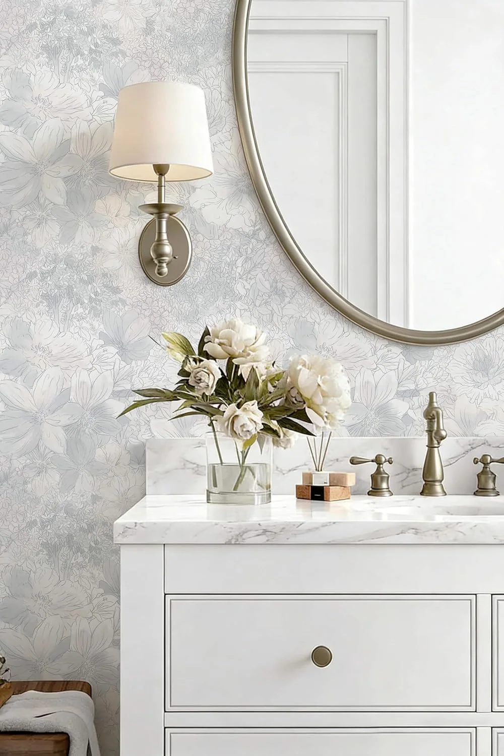 Heroad Grey and Pink Vintage Floral peel and stick wallpaper in a room