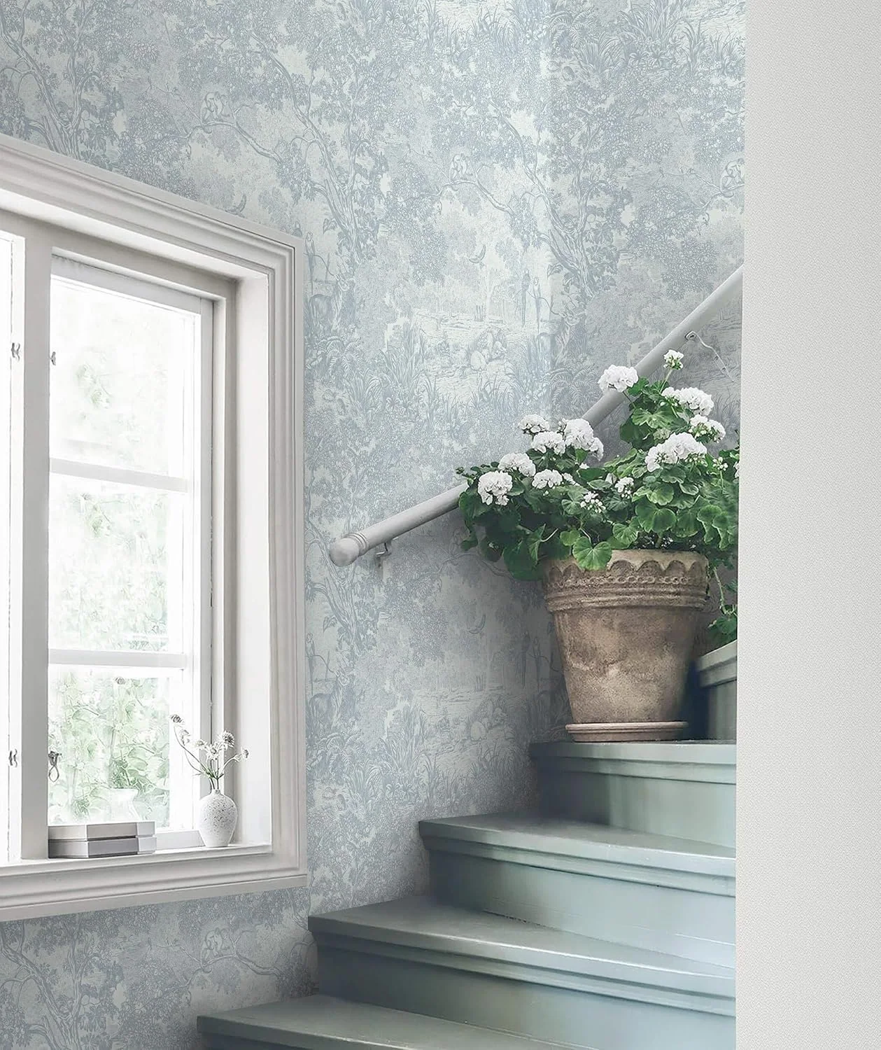 Heroad Blue and White Vintage Floral peel and stick wallpaper in a room