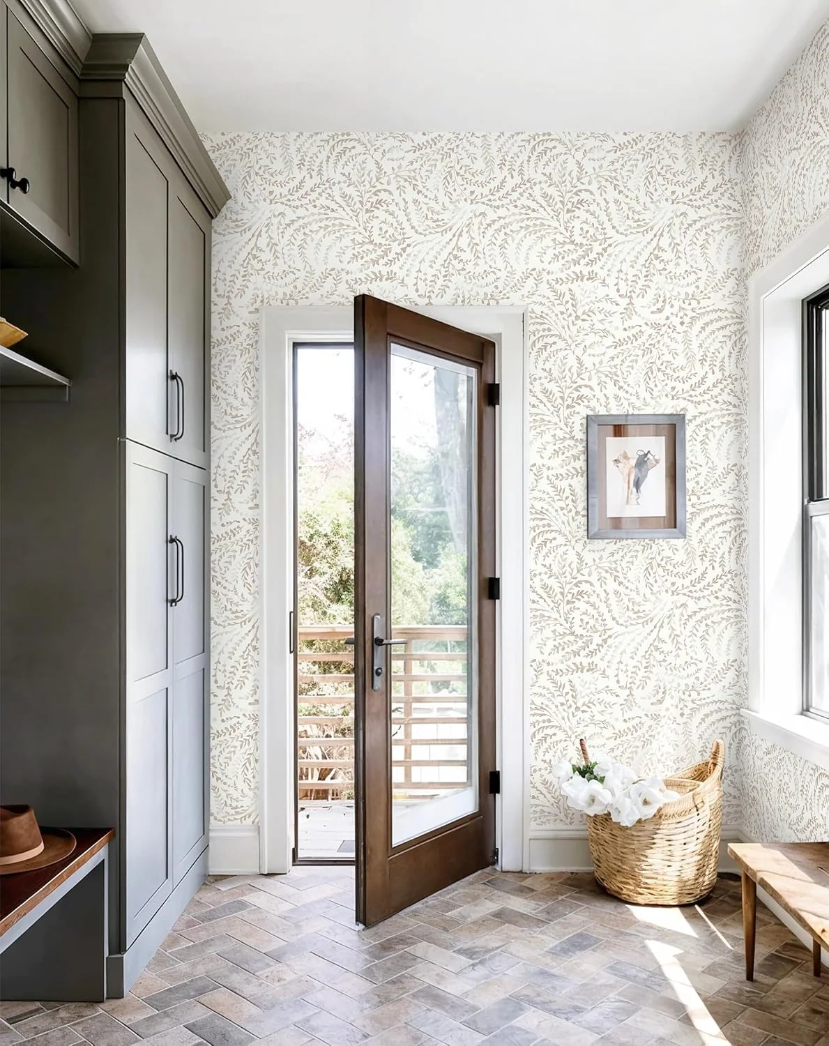 Heroad Beige Leaf Scroll peel and stick wallpaper in a room