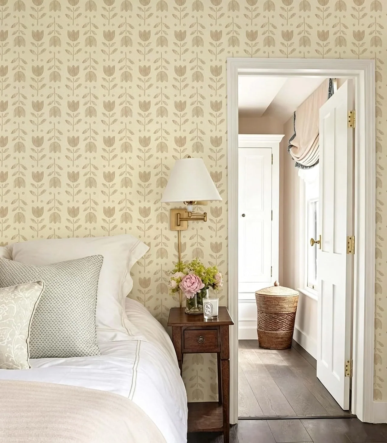 Heroad Brown Boho Floral peel and stick wallpaper in a room