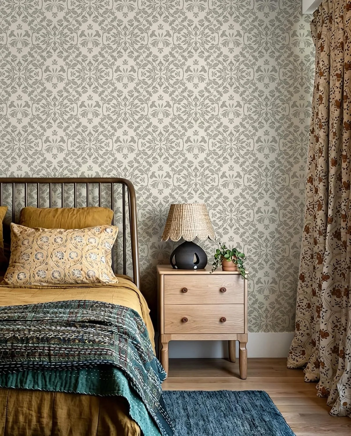 Heroad Neutral Vintage Damask peel and stick wallpaper in a room