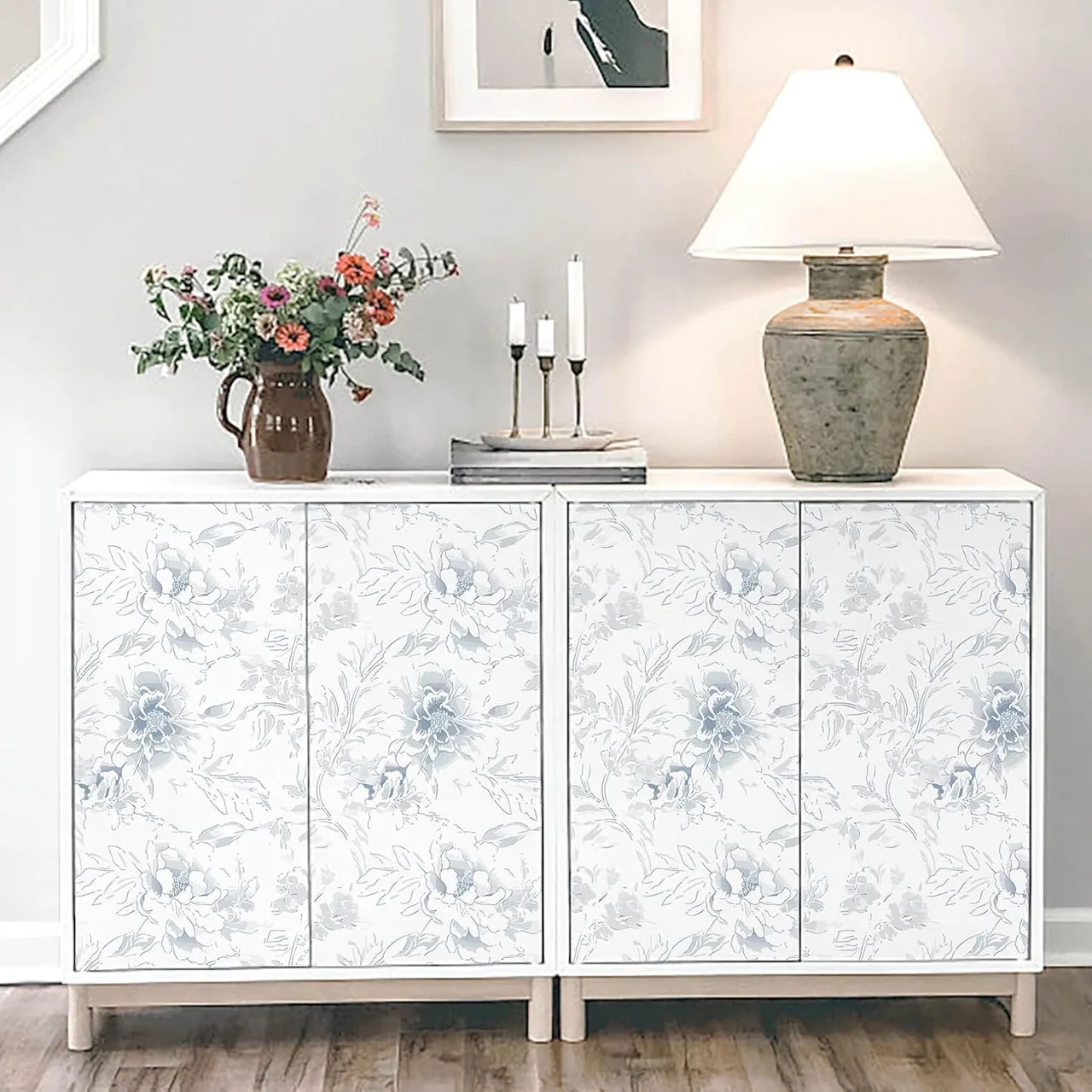 Heroad Blue and White Boho Floral peel and stick wallpaper in a room