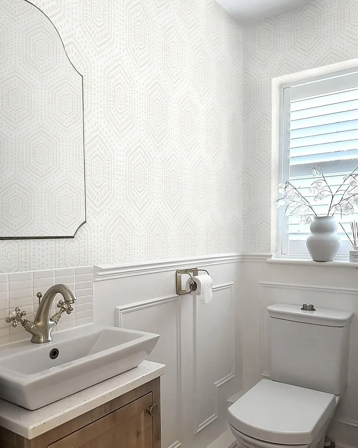 Heroad White Boho Hexagon peel and stick wallpaper in a room