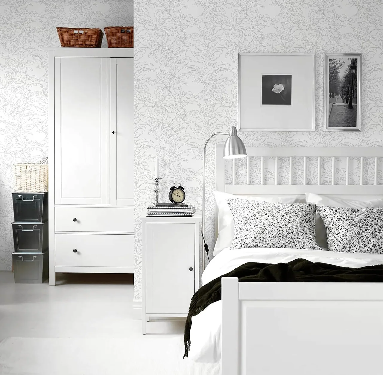 Heroad Grey Boho Leaf peel and stick wallpaper in a room