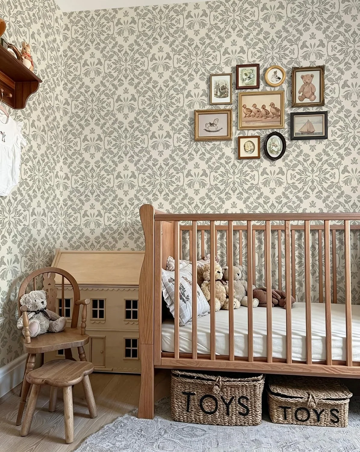 Heroad Neutral Vintage Damask peel and stick wallpaper in a room