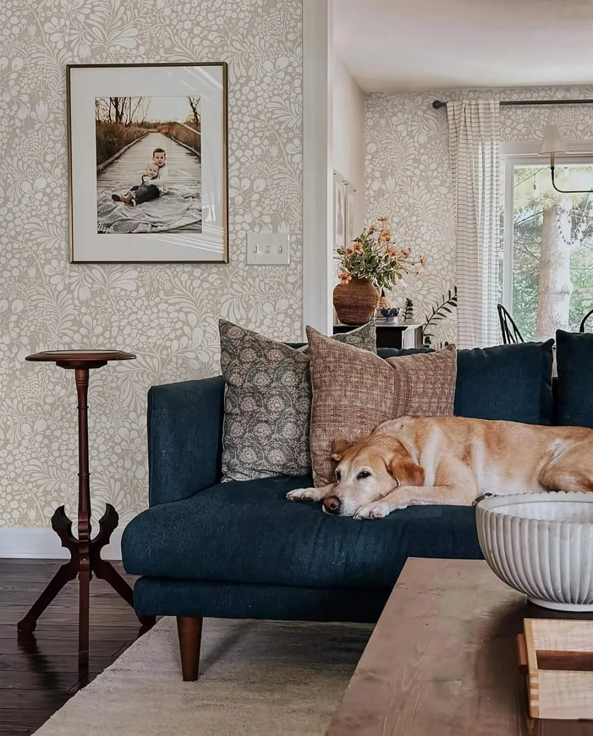 Heroad Beige Boho Wildflower peel and stick wallpaper in a room