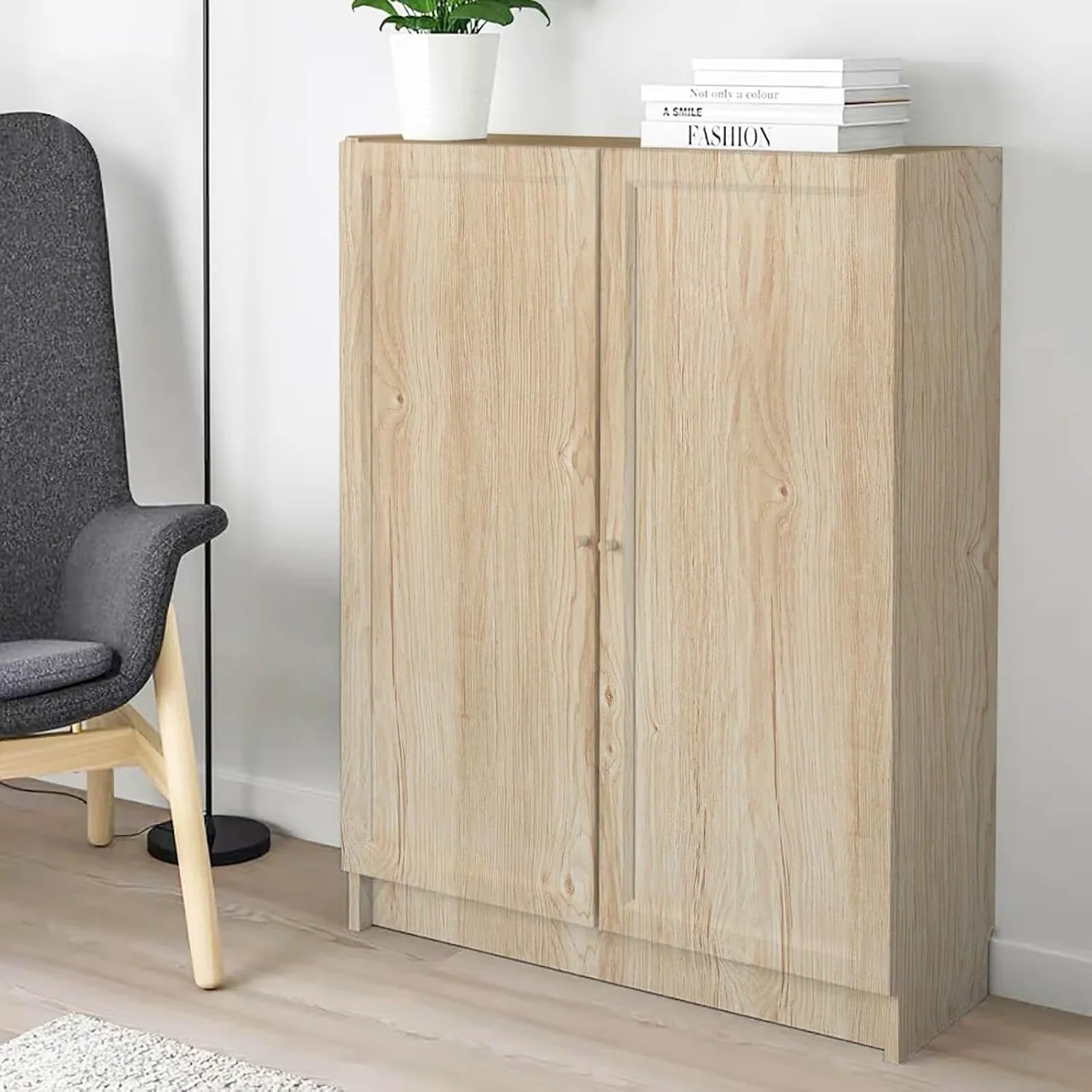 Heroad Light Oak Wood Grain peel and stick wallpaper in a room